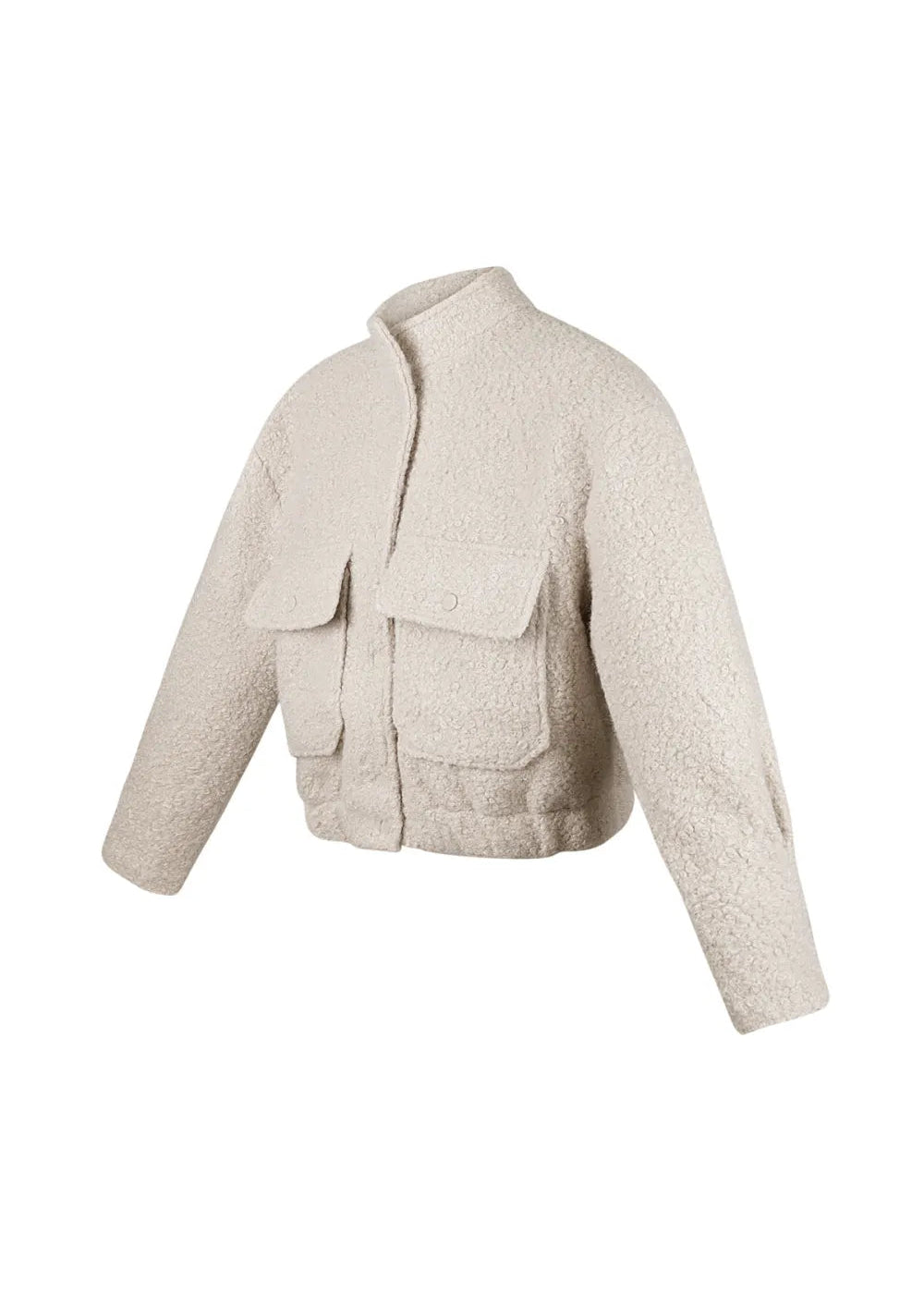 Crèmekleurige teddy jas voor dames met opgestikte klepzakken en korte pasvorm.
